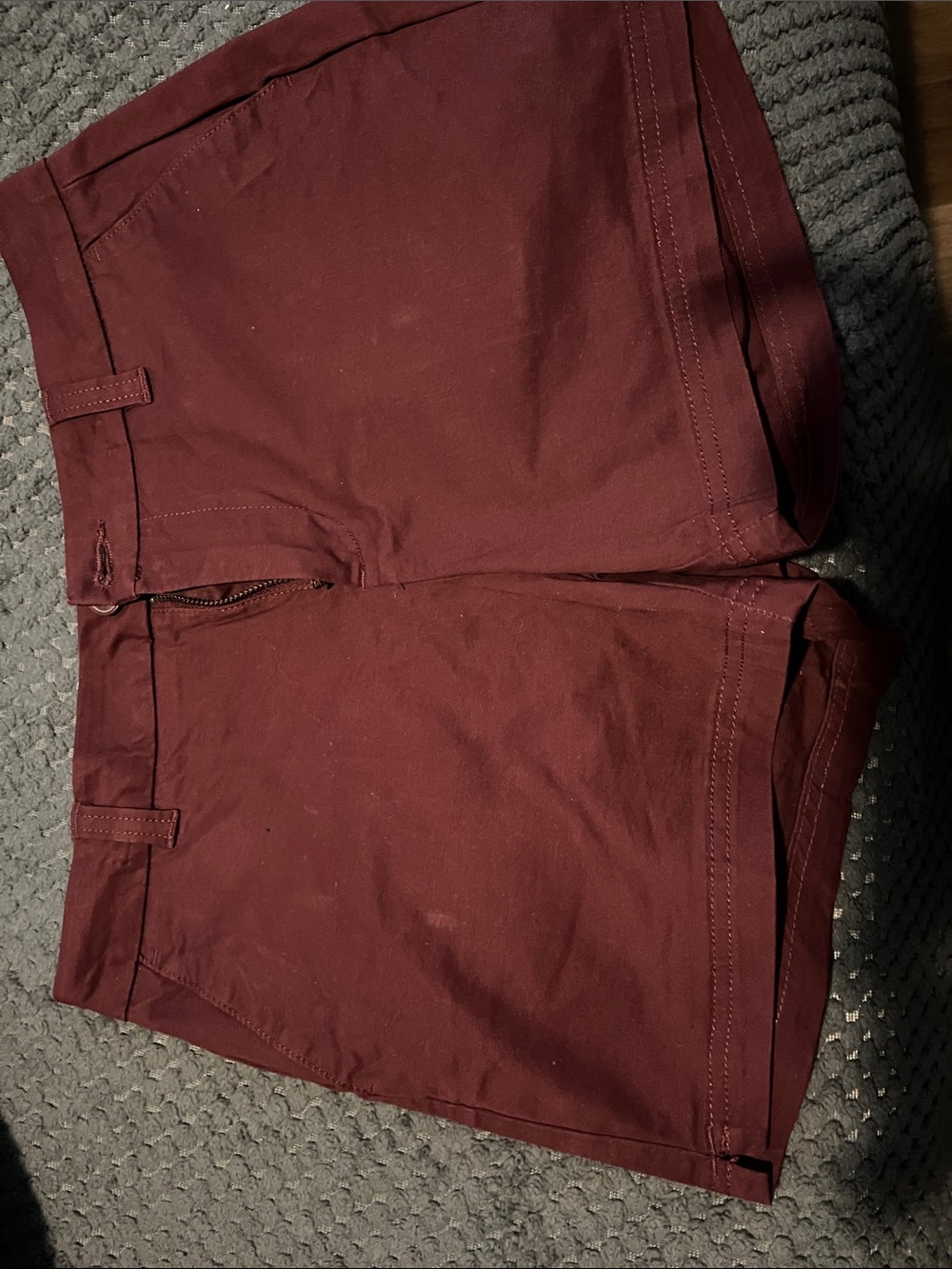Magellan maroon shorts 
Size 4
3 1/2 inch long